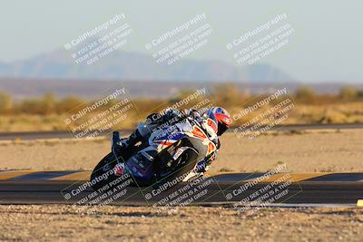 media/Nov-17-2024-CVMA (Sun) [[1fec520723]]/Race 18-Supersport Middleweight/